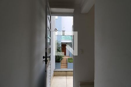 Casa de condomínio para alugar com 89m², 3 quartos e 1 vagaCorredor Piso 1