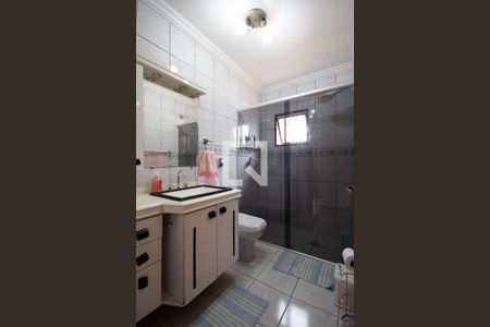 Casa à venda com 200m², 4 quartos e 6 vagas Casa à venda com 200m², 4 quartos e 6 vagasBanheiro 2