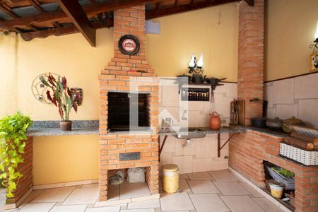 Casa à venda com 200m², 4 quartos e 6 vagas Casa à venda com 200m², 4 quartos e 6 vagasChurrasqueira