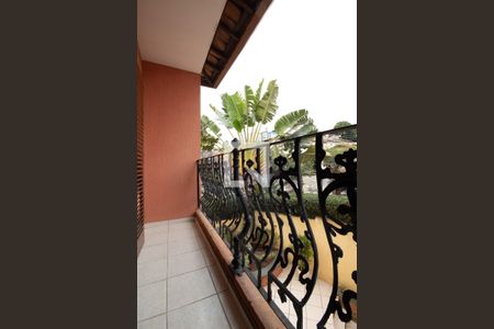 Casa à venda com 200m², 4 quartos e 6 vagas Casa à venda com 200m², 4 quartos e 6 vagasSacada do Quarto 2