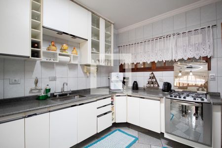 Casa à venda com 200m², 4 quartos e 6 vagas Casa à venda com 200m², 4 quartos e 6 vagasCopa e cozinha