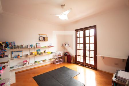 Casa à venda com 200m², 4 quartos e 6 vagas Casa à venda com 200m², 4 quartos e 6 vagasQuarto 2