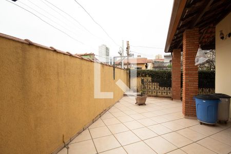 Casa à venda com 200m², 4 quartos e 6 vagas Casa à venda com 200m², 4 quartos e 6 vagasÁrea de Serviço e quintal