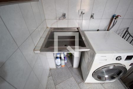 Casa à venda com 200m², 4 quartos e 6 vagas Casa à venda com 200m², 4 quartos e 6 vagasÁrea de Serviço