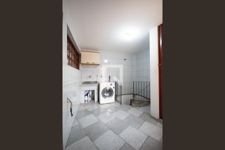 Casa à venda com 200m², 4 quartos e 6 vagas Casa à venda com 200m², 4 quartos e 6 vagasÁrea de Serviço