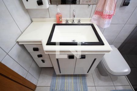 Casa à venda com 200m², 4 quartos e 6 vagas Casa à venda com 200m², 4 quartos e 6 vagasBanheiro 2