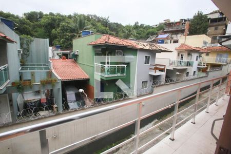 Casa à venda com 210m², 3 quartos e 2 vagas Casa à venda com 210m², 3 quartos e 2 vagasVaranda da Suíte