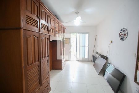 Casa à venda com 210m², 3 quartos e 2 vagas Casa à venda com 210m², 3 quartos e 2 vagasQuarto Suíte