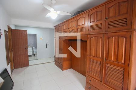 Casa à venda com 210m², 3 quartos e 2 vagas Casa à venda com 210m², 3 quartos e 2 vagasQuarto Suíte