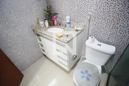 Casa à venda com 210m², 3 quartos e 2 vagas Casa à venda com 210m², 3 quartos e 2 vagasBanheiro da Suíte