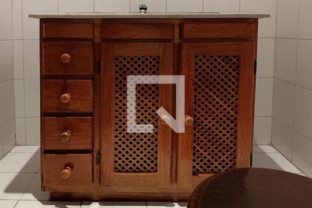 Apartamento à venda com 205m², 4 quartos e 3 vagas Apartamento à venda com 205m², 4 quartos e 3 vagasDetalhe - Lavabo