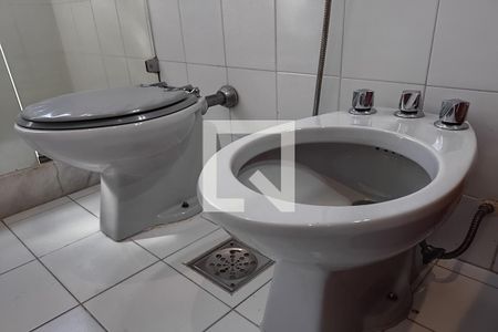 Apartamento à venda com 205m², 4 quartos e 3 vagas Apartamento à venda com 205m², 4 quartos e 3 vagasBanheiro Social