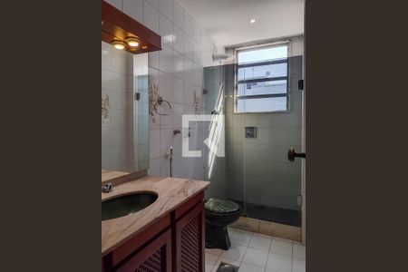 Apartamento à venda com 205m², 4 quartos e 3 vagas Apartamento à venda com 205m², 4 quartos e 3 vagasBanheiro da Suíte