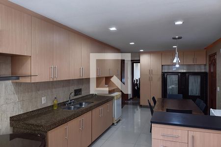 Apartamento à venda com 205m², 4 quartos e 3 vagas Apartamento à venda com 205m², 4 quartos e 3 vagasCozinha
