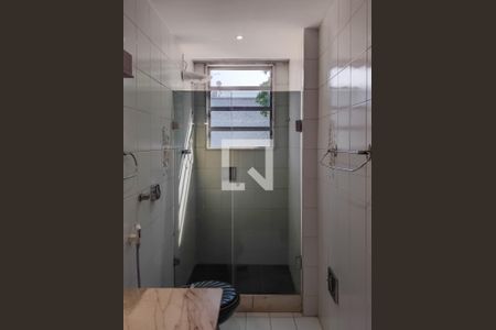 Apartamento à venda com 205m², 4 quartos e 3 vagas Apartamento à venda com 205m², 4 quartos e 3 vagasBanheiro da Suíte