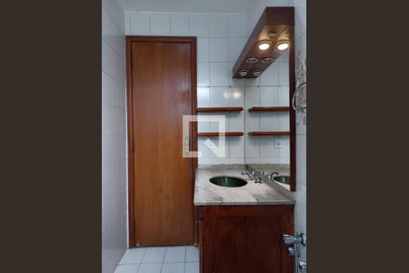 Apartamento à venda com 205m², 4 quartos e 3 vagas Apartamento à venda com 205m², 4 quartos e 3 vagasBanheiro da Suíte