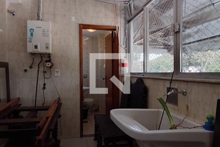 Apartamento à venda com 205m², 4 quartos e 3 vagas Apartamento à venda com 205m², 4 quartos e 3 vagasÁrea de Serviço