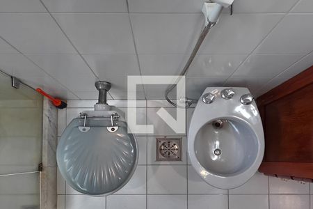 Apartamento à venda com 205m², 4 quartos e 3 vagas Apartamento à venda com 205m², 4 quartos e 3 vagasBanheiro Social