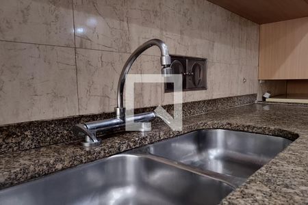 Apartamento à venda com 205m², 4 quartos e 3 vagas Apartamento à venda com 205m², 4 quartos e 3 vagasCozinha - Torneira