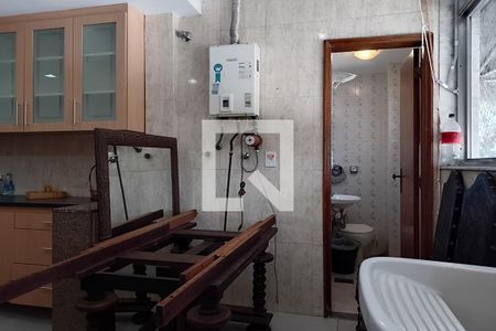 Apartamento à venda com 205m², 4 quartos e 3 vagas Apartamento à venda com 205m², 4 quartos e 3 vagasÁrea de Serviço