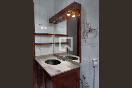 Apartamento à venda com 205m², 4 quartos e 3 vagas Apartamento à venda com 205m², 4 quartos e 3 vagasBanheiro da Suíte