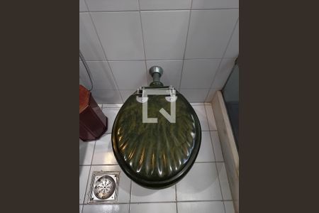 Apartamento à venda com 205m², 4 quartos e 3 vagas Apartamento à venda com 205m², 4 quartos e 3 vagasDetalhe - Banheiro da Suíte