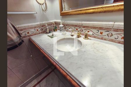 Apartamento à venda com 321m², 4 quartos e 2 vagasBanheiro Corredor