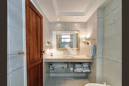 Apartamento à venda com 321m², 4 quartos e 2 vagasBanheiro Corredor