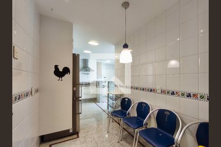 Apartamento à venda com 321m², 4 quartos e 2 vagasCozinha