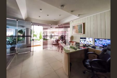 Apartamento à venda com 321m², 4 quartos e 2 vagasFachada e portaria