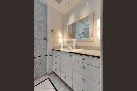 Apartamento à venda com 321m², 4 quartos e 2 vagasBanheiro da Suíte