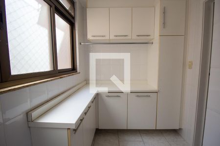 Apartamento à venda com 115m², 3 quartos e 2 vagasCozinha e Área de Serviço