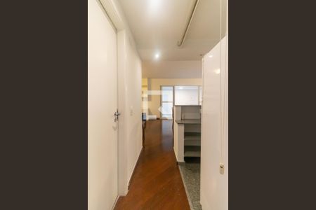 Apartamento à venda com 92m², 1 quarto e 3 vagas Apartamento à venda com 92m², 1 quarto e 3 vagasCorredor