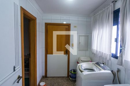 Apartamento à venda com 115m², 3 quartos e 3 vagas Apartamento à venda com 115m², 3 quartos e 3 vagasÁrea de Serviço