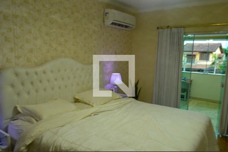 Casa de condomínio à venda com 400m², 4 quartos e 3 vagasSuíte