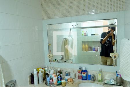 Casa de condomínio à venda com 400m², 4 quartos e 3 vagasBanheiro da Suíte 