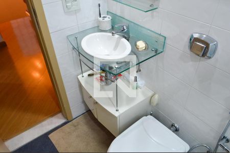 Casa de condomínio à venda com 400m², 4 quartos e 3 vagasBanheiro 