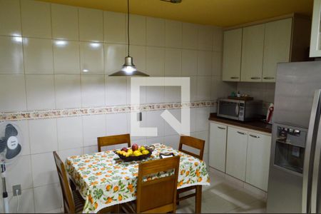 Casa de condomínio à venda com 400m², 4 quartos e 3 vagasCozinha