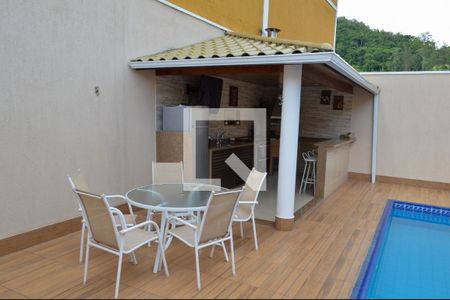 Casa de condomínio à venda com 400m², 4 quartos e 3 vagasÁrea Gourmet 