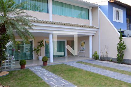 Casa de condomínio à venda com 400m², 4 quartos e 3 vagasGaragem