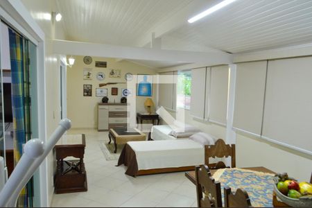 Casa de condomínio à venda com 400m², 4 quartos e 3 vagasVaranda Fechada 