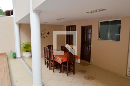 Casa de condomínio à venda com 400m², 4 quartos e 3 vagasVaranda 