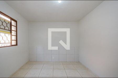 Quarto 1 de casa para alugar com 2 quartos, 70m² em Caiçaras, Belo Horizonte