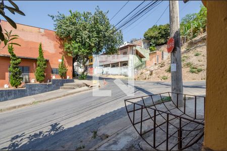 Quarto 1 de casa para alugar com 2 quartos, 70m² em Caiçaras, Belo Horizonte