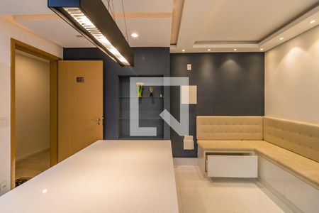 Sala de apartamento para alugar com 2 quartos, 72m² em Empresarial 18 do Forte, Barueri