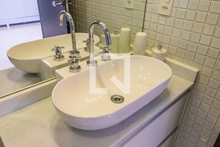 Apartamento para alugar com 72m², 2 quartos e 1 vaga Apartamento para alugar com 72m², 2 quartos e 1 vagaDetalhe do Banheiro da Suíte 2