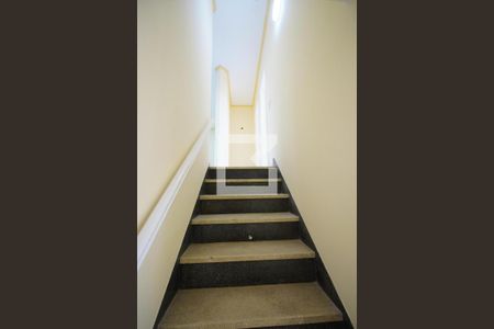 Casa à venda com 130m², 3 quartos e sem vagaEscada