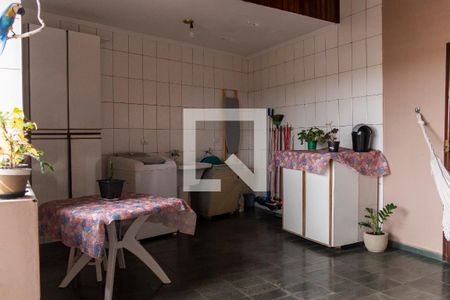 Casa à venda com 270m², 3 quartos e 3 vagasÁrea de Serviço 