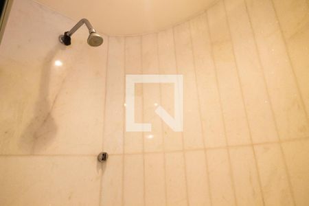 Apartamento para alugar com 260m², 3 quartos e 4 vagas Apartamento para alugar com 260m², 3 quartos e 4 vagasBanheiro da Suíte 1