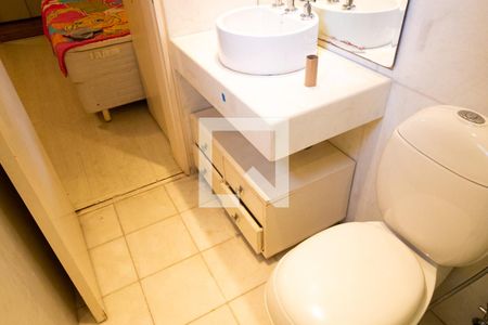 Apartamento para alugar com 260m², 3 quartos e 4 vagas Apartamento para alugar com 260m², 3 quartos e 4 vagasBanheiro da Suíte 1